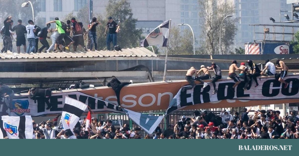 Χιλή: Κατέρρευσε κερκίδα στο «Μονουμεντάλ» από υπερβολικό βάρος- Οπαδοί κρέμονταν από πινακίδες! (video)
